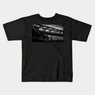 Monochrome Queen Elizabeth II Bridge Kids T-Shirt